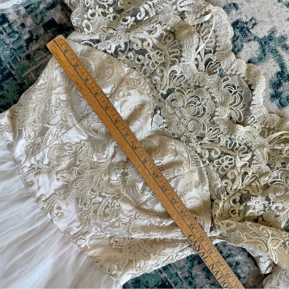 NWT Chi Chi London Gold Retro Formal Dress Gown Size 6 Floral Lace Sweetheart - Picture 5 of 16